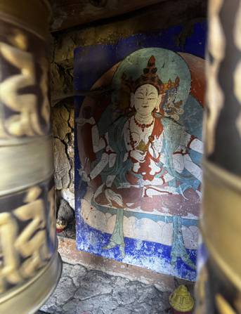 молитвенные барабаны в Кичу Лхакханг