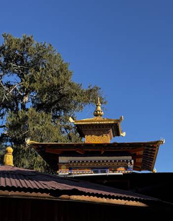 пагода - крыши монастыря Кичу Лхакханг