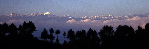 рассвет над Гималаями