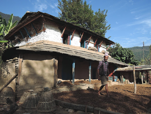 Классический непальский дом.