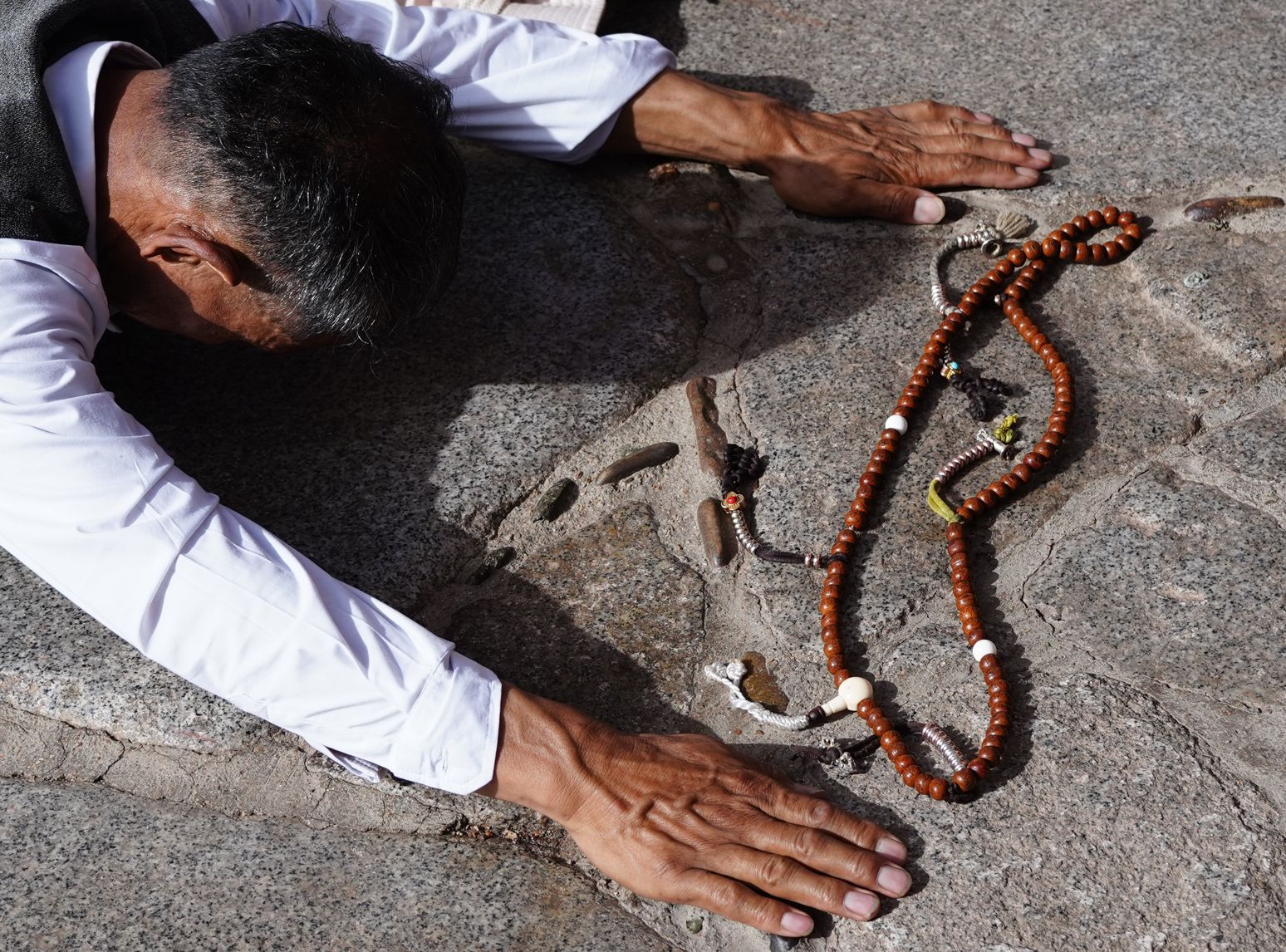 простирания